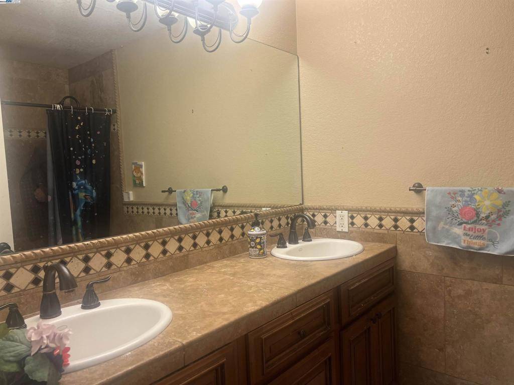 2155 Goldcrest Cir Pleasanton, CA 94566