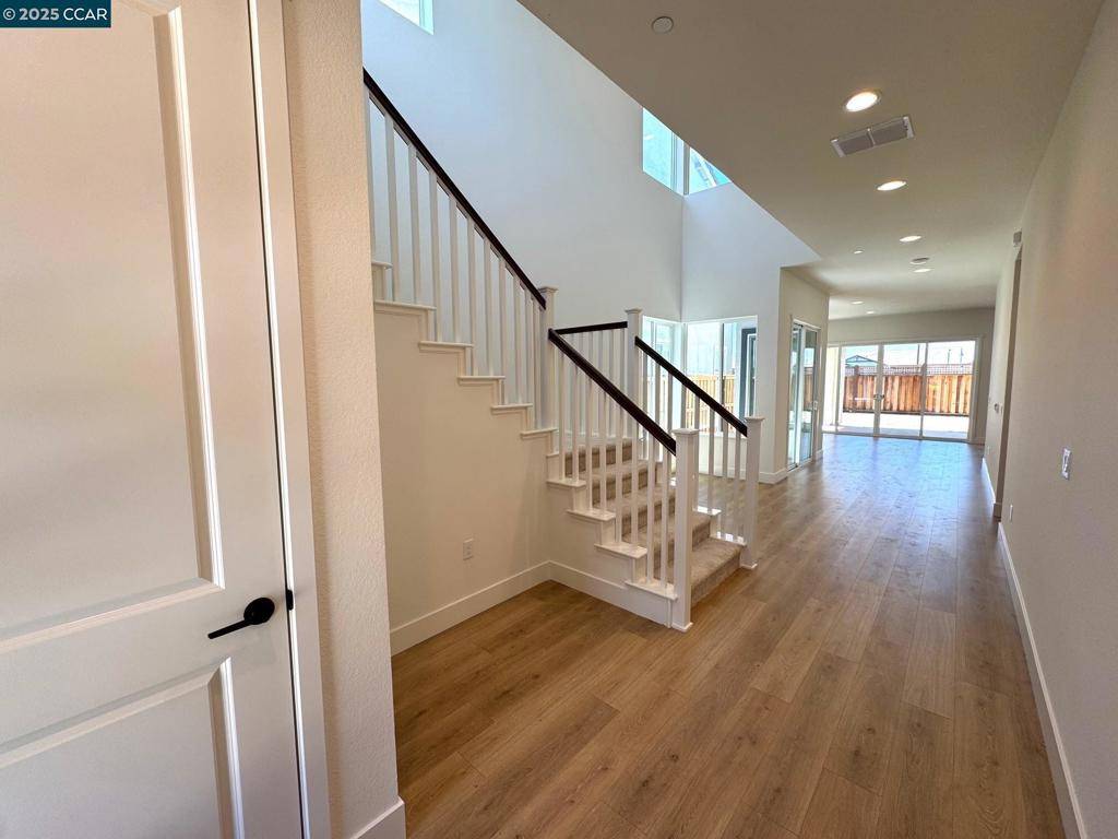 Lathrop, CA 95330,17585 Bushwick Lane