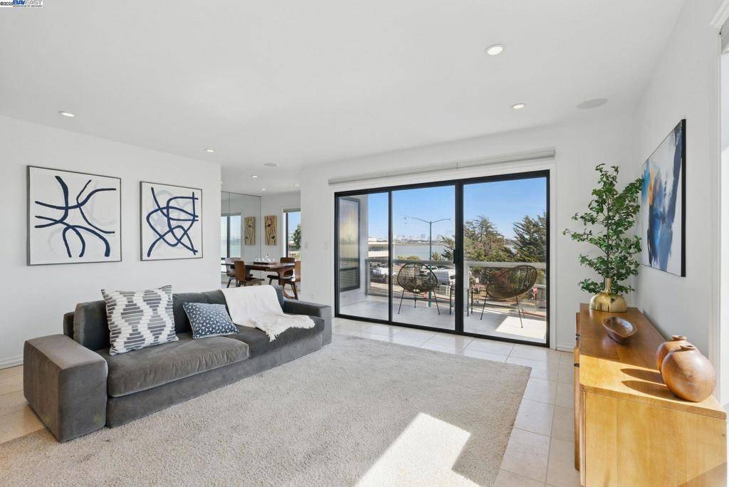 Emeryville, CA 94608,3 Commodore Dr #356