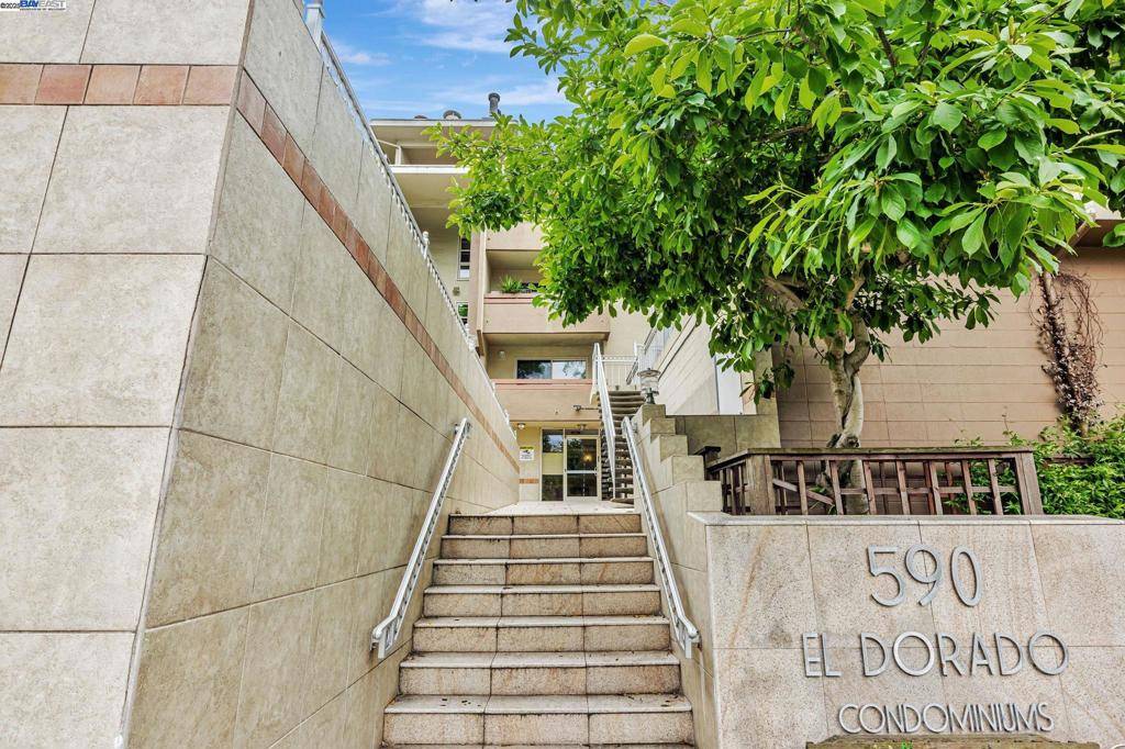 Oakland, CA 94611,590 El Dorado Ave #208