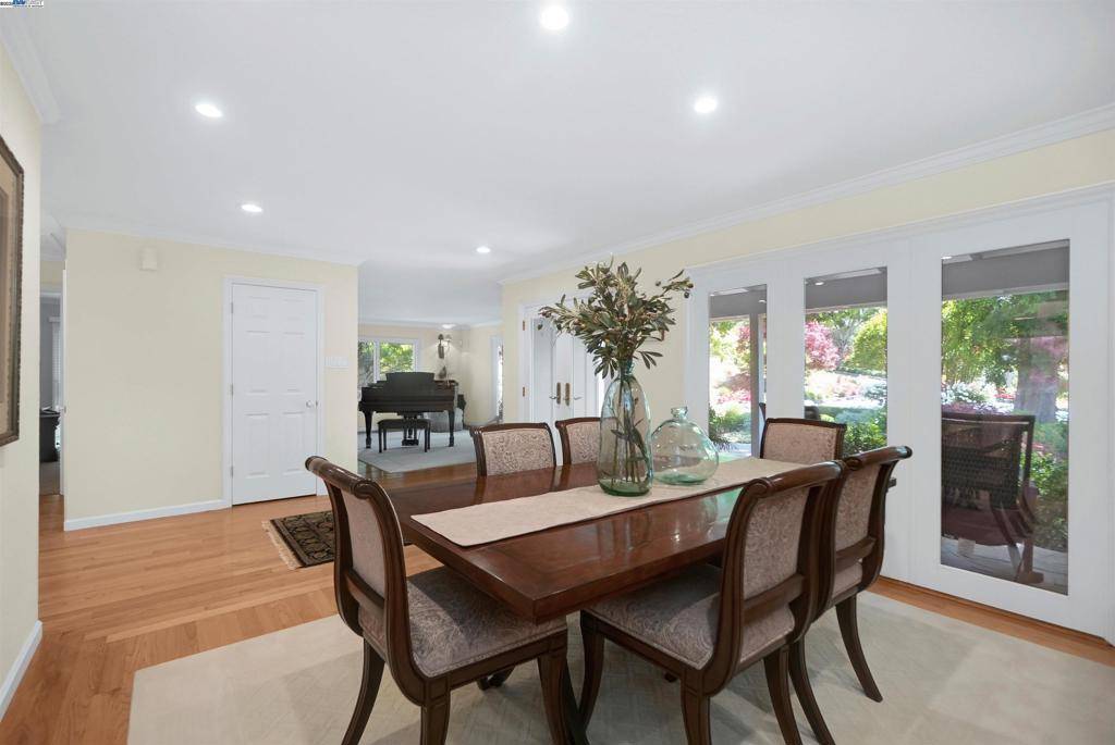 Castro Valley, CA 94552,8700 Oak Tree Ln