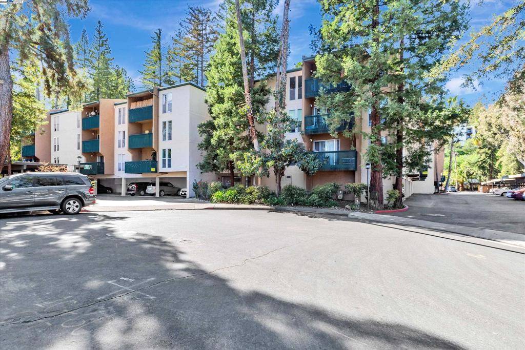 Walnut Creek, CA 94596,150 Sharene Ln #214
