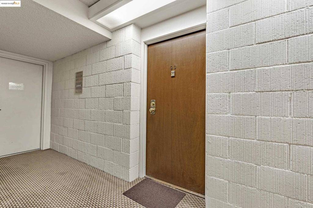 Oakland, CA 94611,1 Kelton Ct #9G