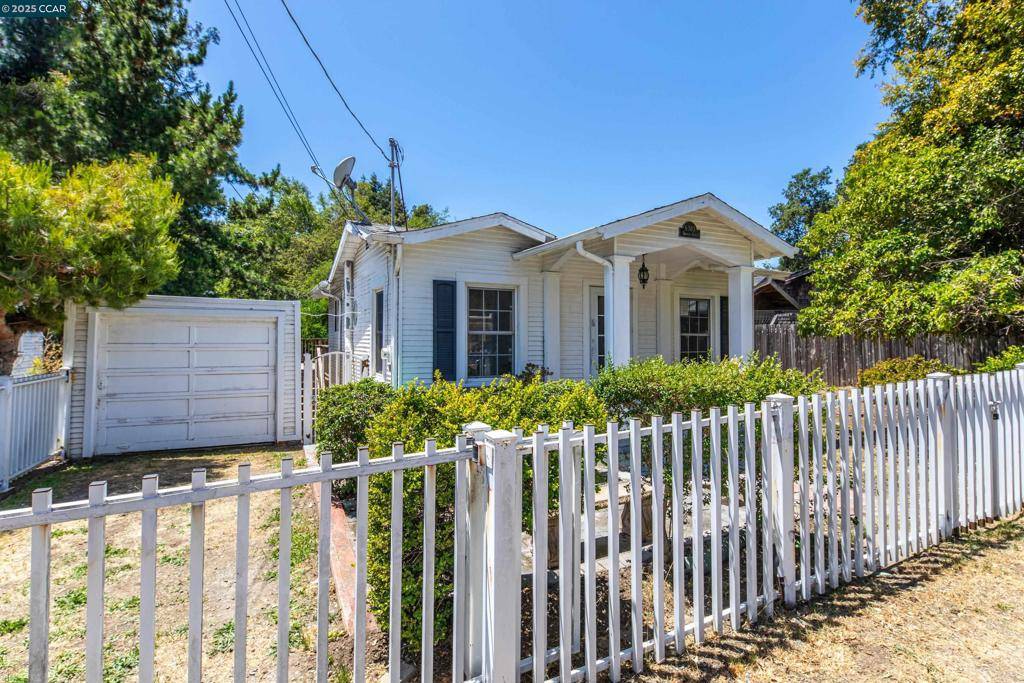 Oakland, CA 94605,6383 Hillmont Dr