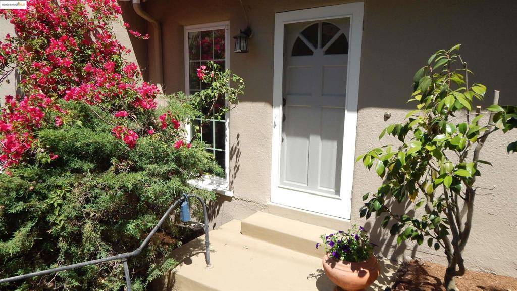 Martinez, CA 94553,108 Green St