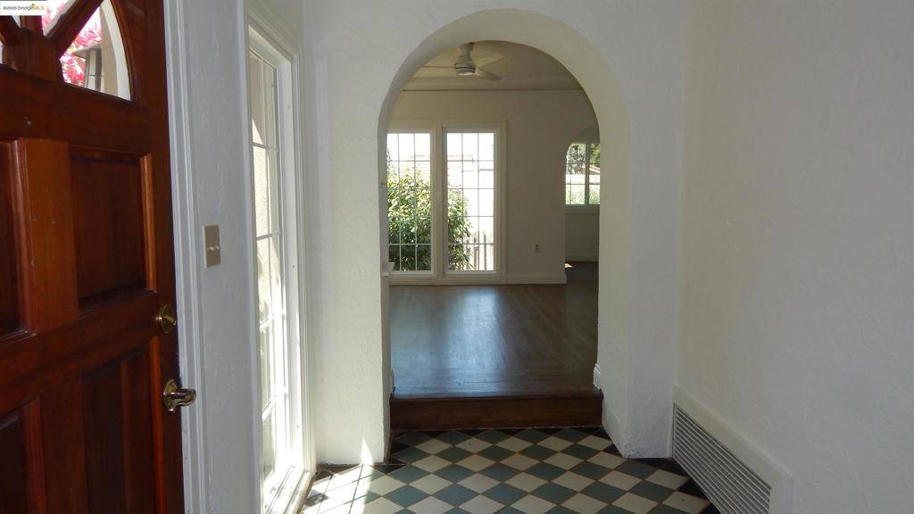 Martinez, CA 94553,108 Green St