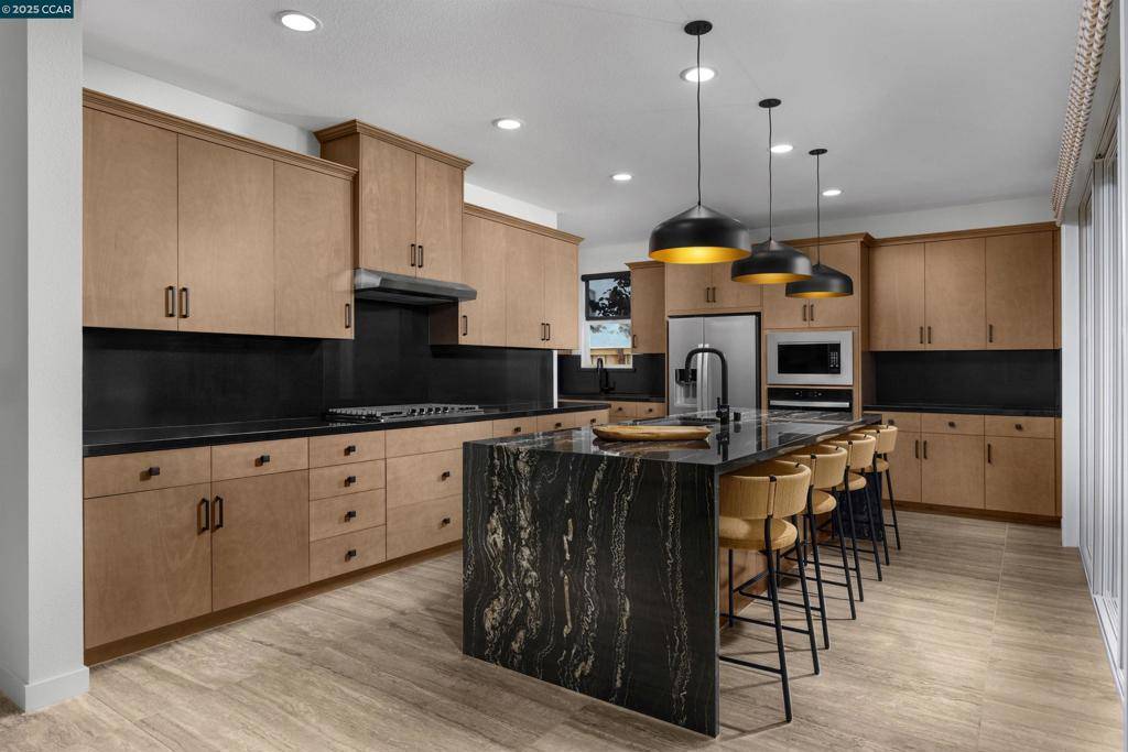 Lathrop, CA 95330,17013 Aldergrove Court