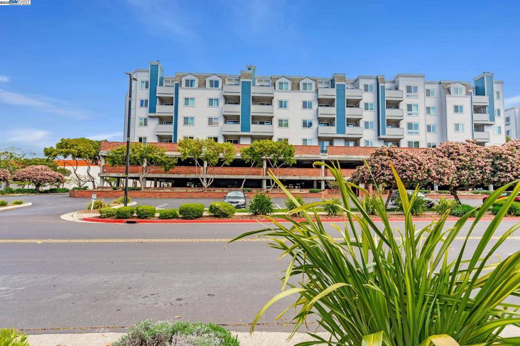 Emeryville, CA 94608,6400 Christie Ave #3404