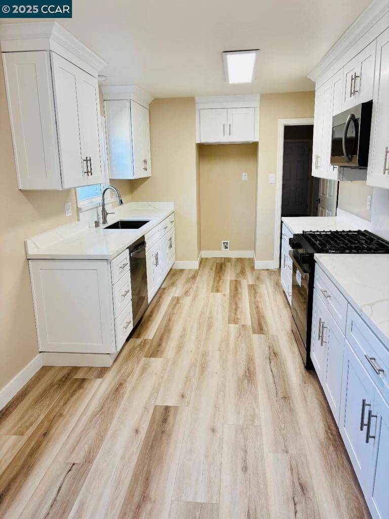 Martinez, CA 94553,1011 Harbor View Dr