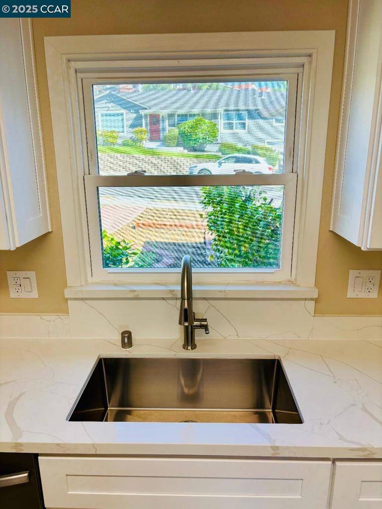 Martinez, CA 94553,1011 Harbor View Dr