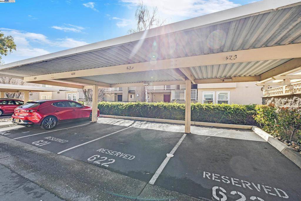 Hayward, CA 94544,681 ROYSTON LN #331