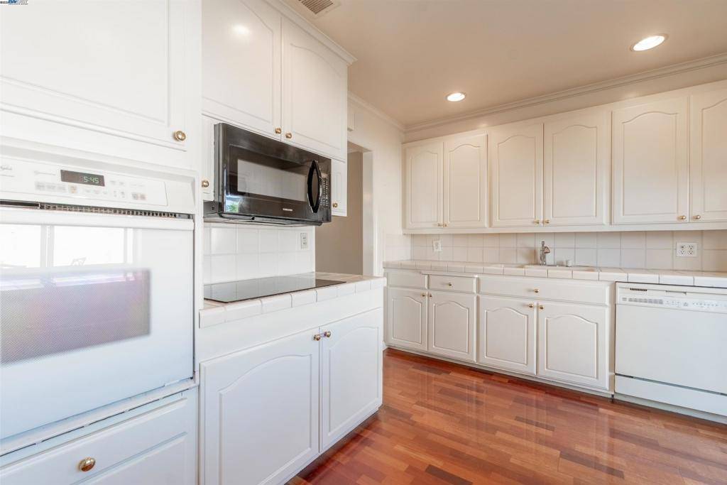 San Leandro, CA 94578,3672 Del Monte Way
