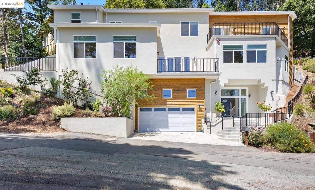 Oakland, CA 94611,5915 Balboa Dr