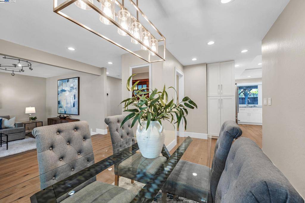 San Ramon, CA 94583,9895 Brunswick Way