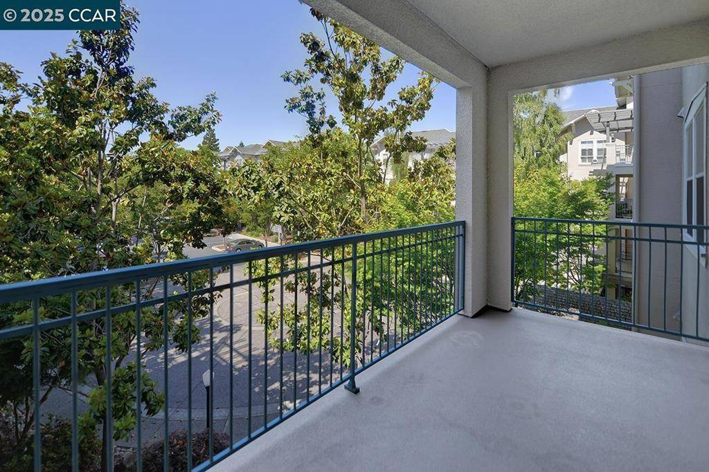 Walnut Creek, CA 94595,1840 Tice Creek Dr #2323