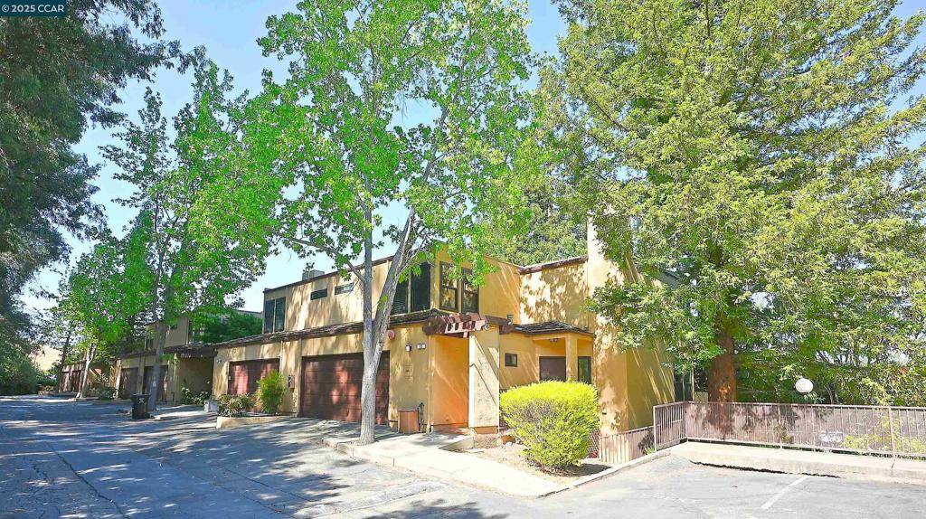 Lafayette, CA 94549,3279 Mt Diablo Ct #13