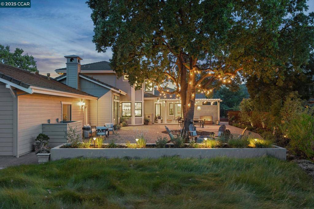 Lafayette, CA 94549-2602,10 Candlelight Lane