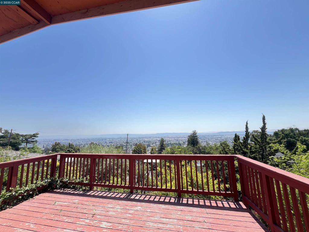 Oakland, CA 94605,7618 Sunkist Dr