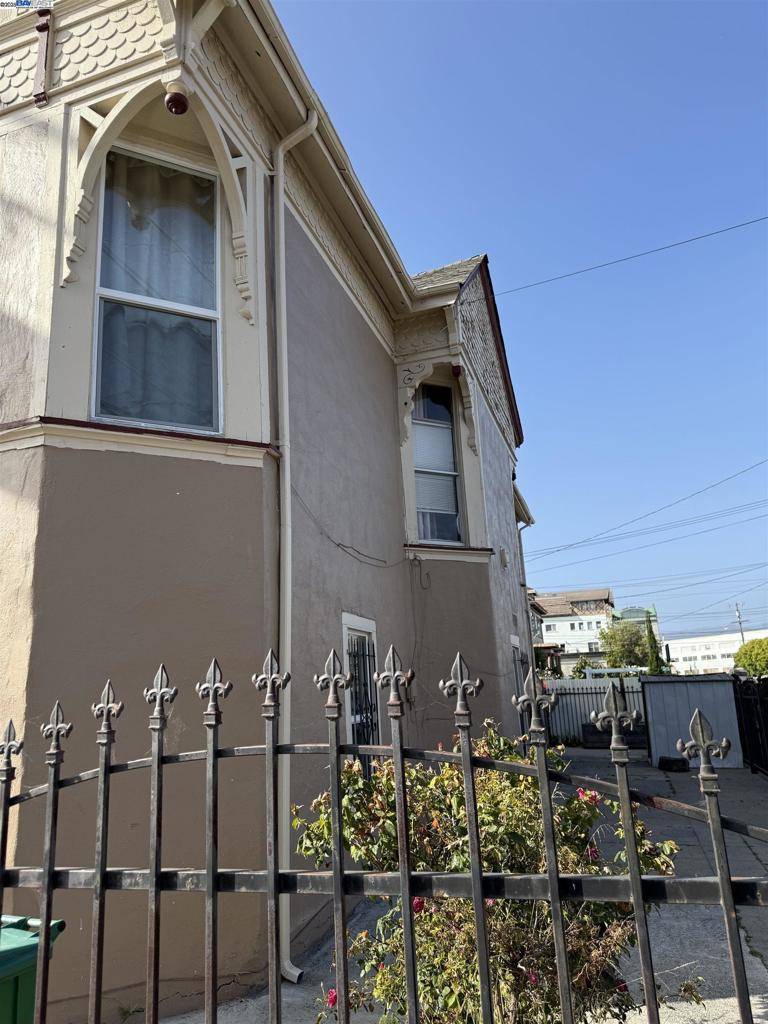 Oakland, CA 94607,856 21st