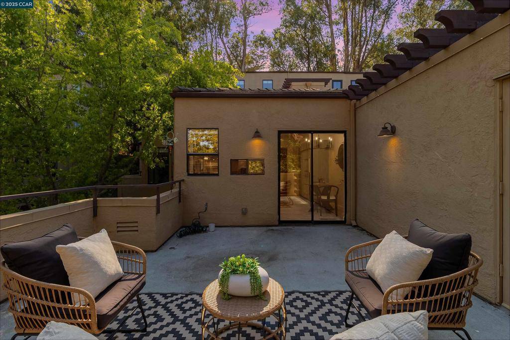 Lafayette, CA 94549,3279 Mt Diablo Ct #4