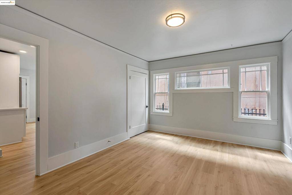 Oakland, CA 94608,865 40th