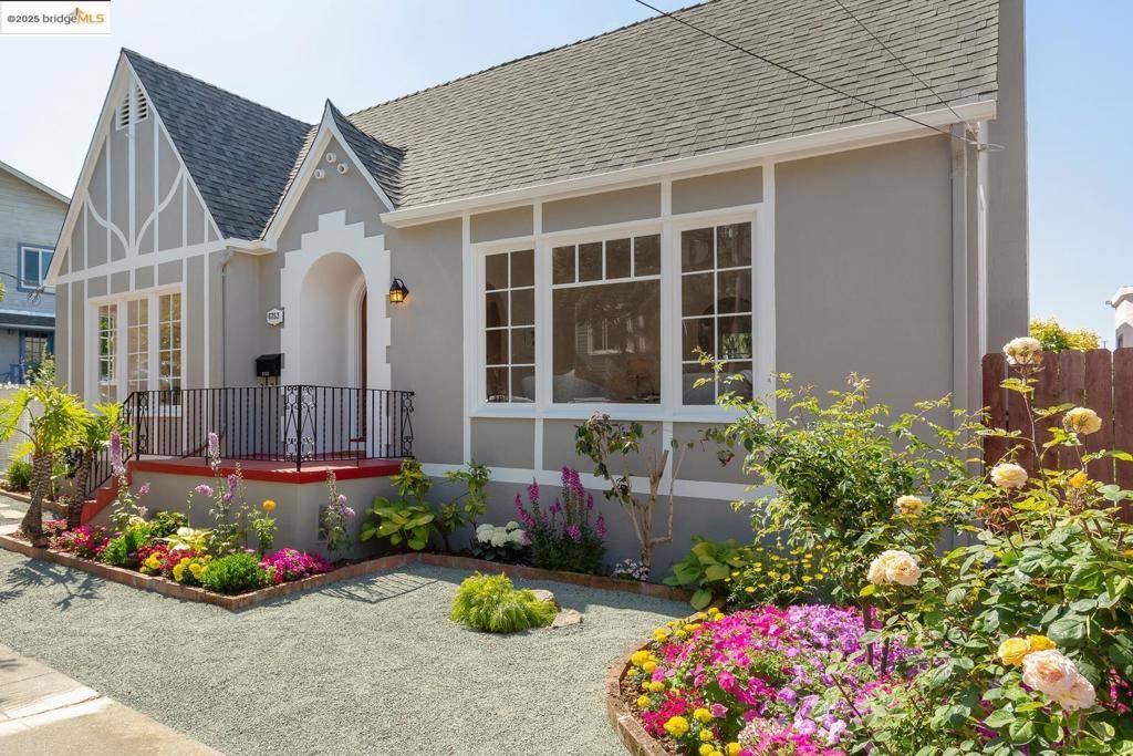 Oakland, CA 94618,6753 Manor Crest