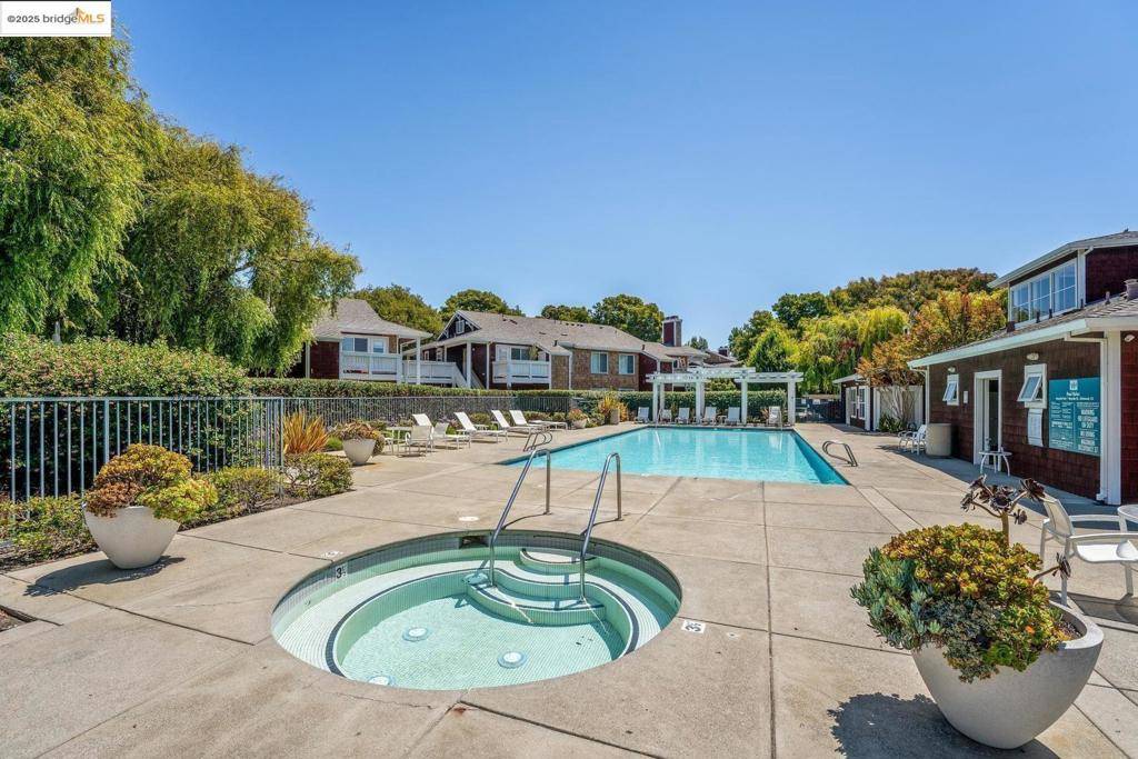Richmond, CA 94804,92 Marina Lakes DR