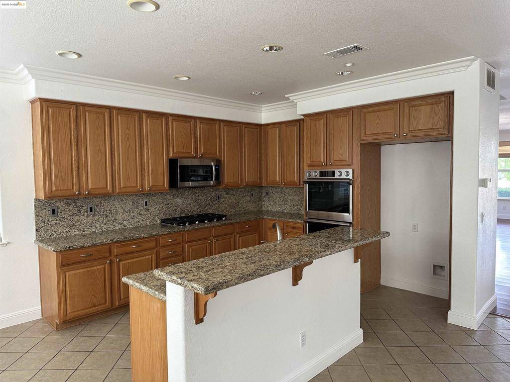 Brentwood, CA 95139-9999,2814 PASA TIEMPO DRIVE
