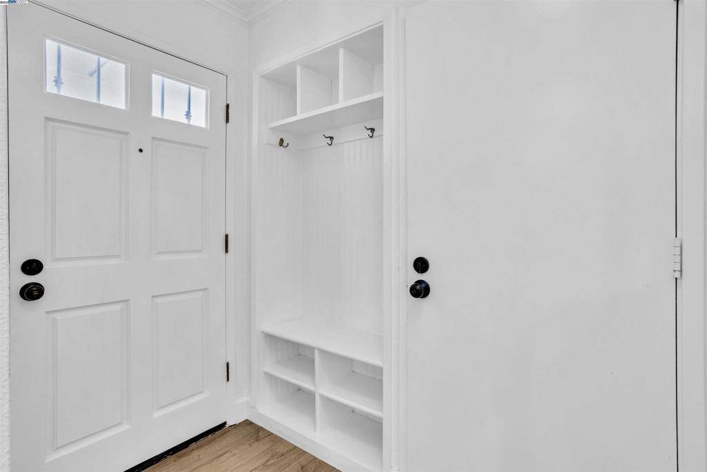 Castro Valley, CA 94546,20340 Forest Ave #4
