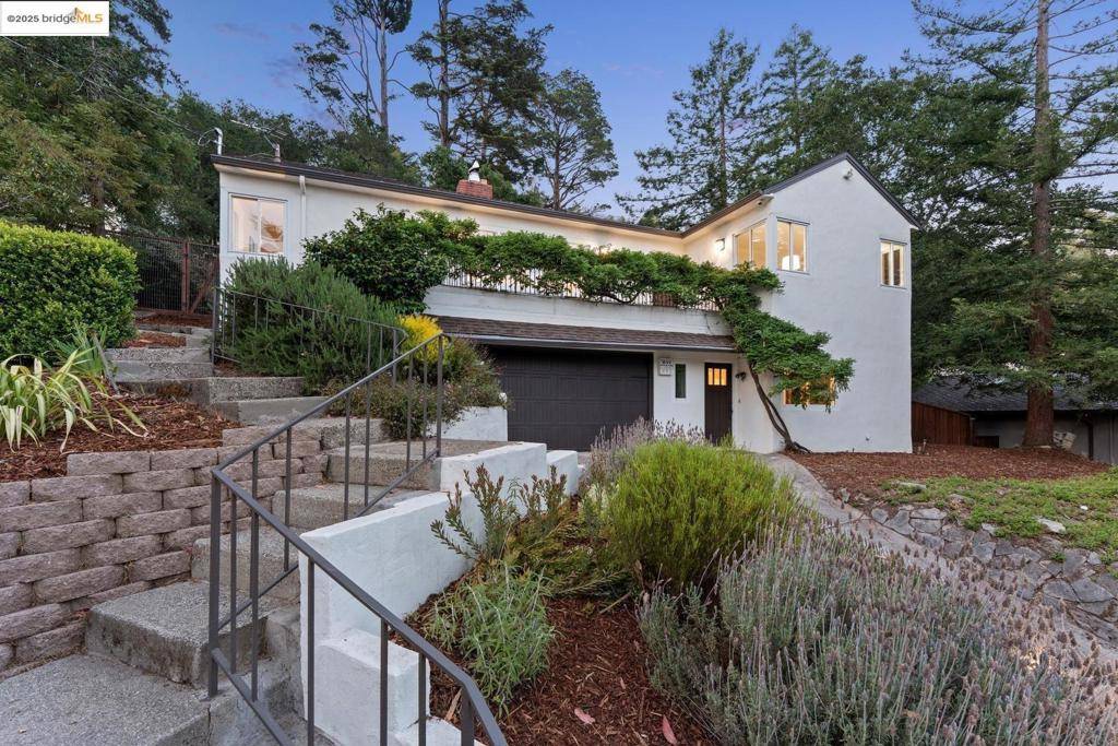 Oakland, CA 94611,1684 Arrowhead DR