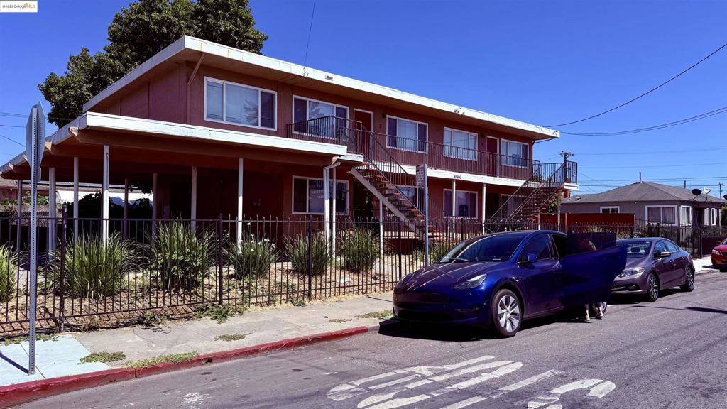 Oakland, CA 94603,10100 Walnut