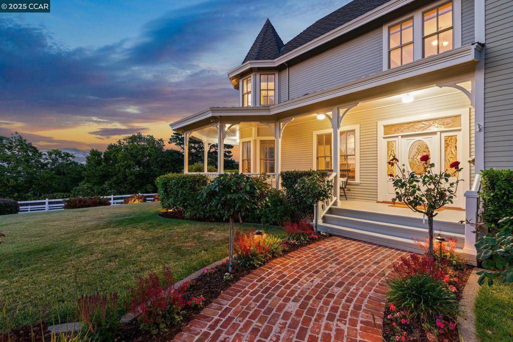 Danville, CA 94526,555 Highland Dr