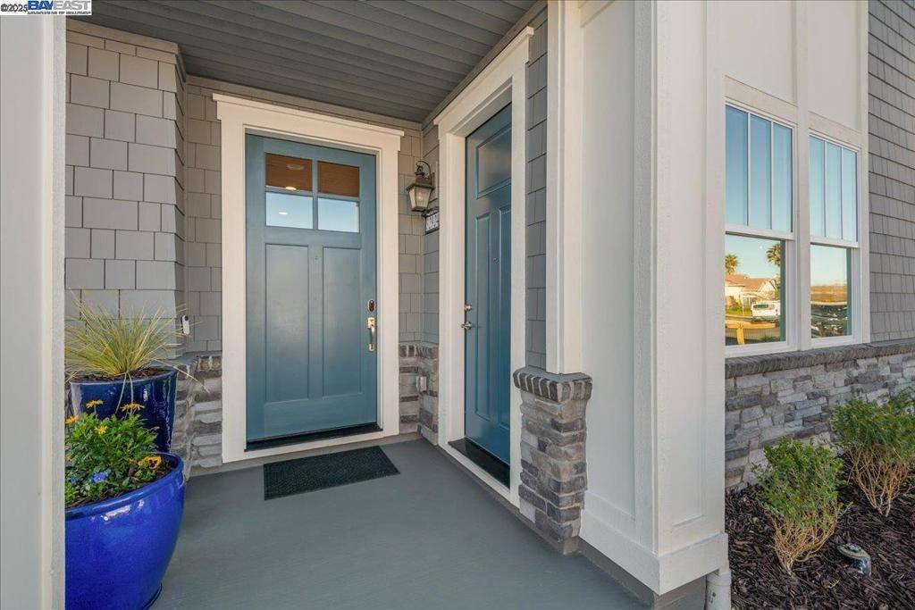 Union City, CA 94587,32621 Singh Circle