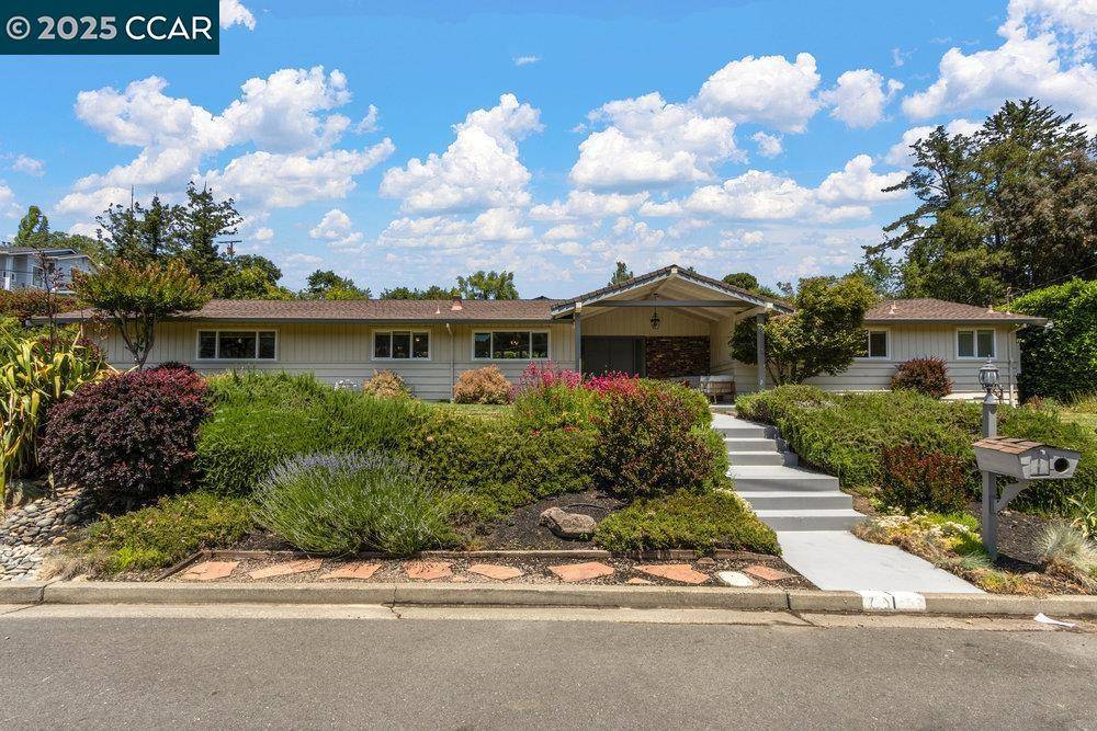 Orinda, CA 94563,1 Aspinwall Ct