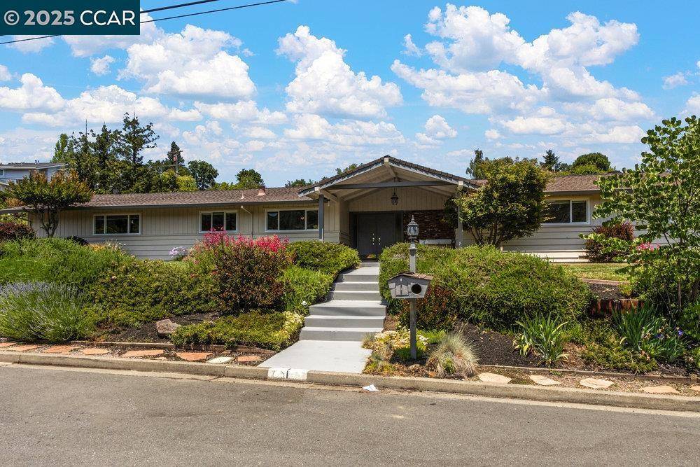 Orinda, CA 94563,1 Aspinwall Ct
