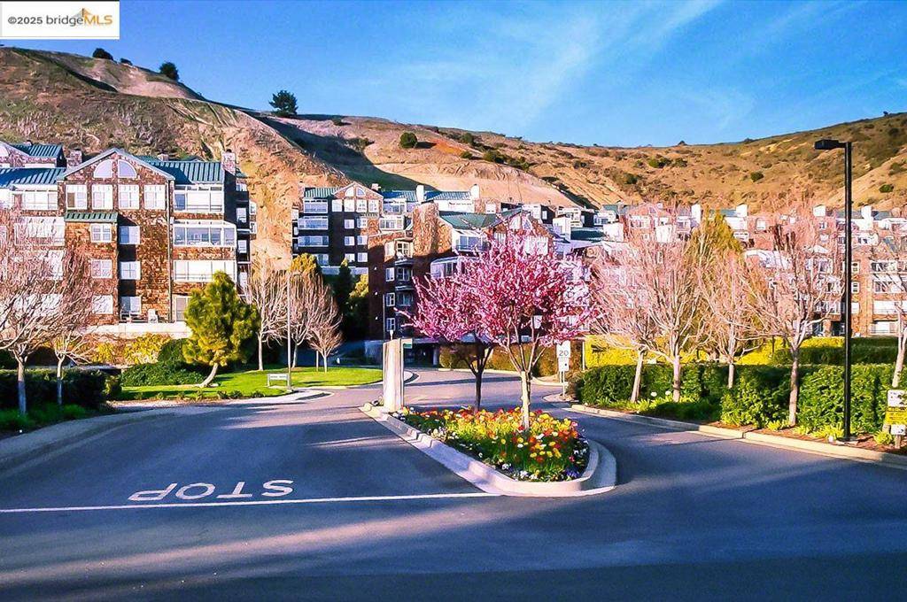 Richmond, CA 94801,1400 Pinnacle Ct #402