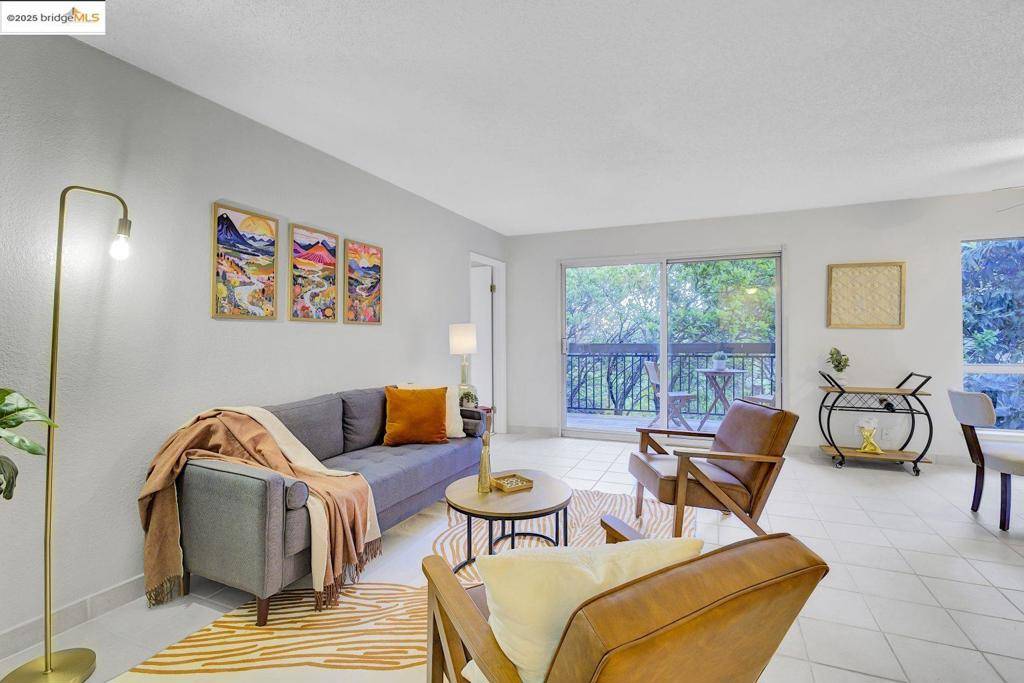 Oakland, CA 94610,466 Crescent St #115