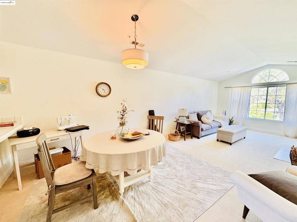 Novato, CA 94945,61 Bridle Path Ln