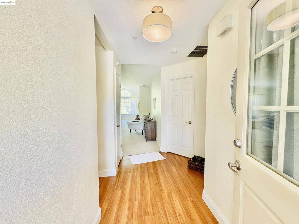 Novato, CA 94945,61 Bridle Path Ln