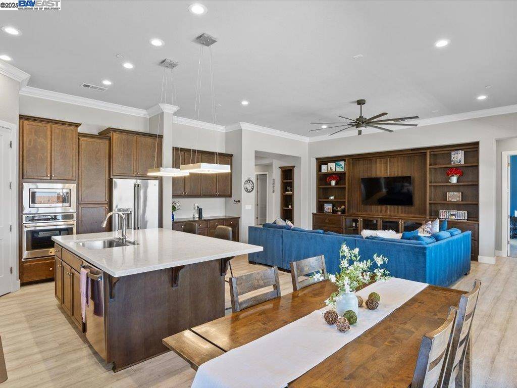 Manteca, CA 95337,1385 Mirassou Dr