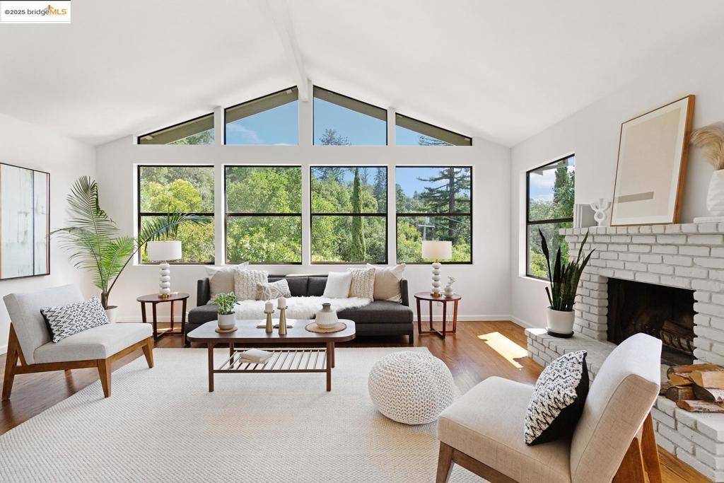 Orinda, CA 94563,151 La Espiral