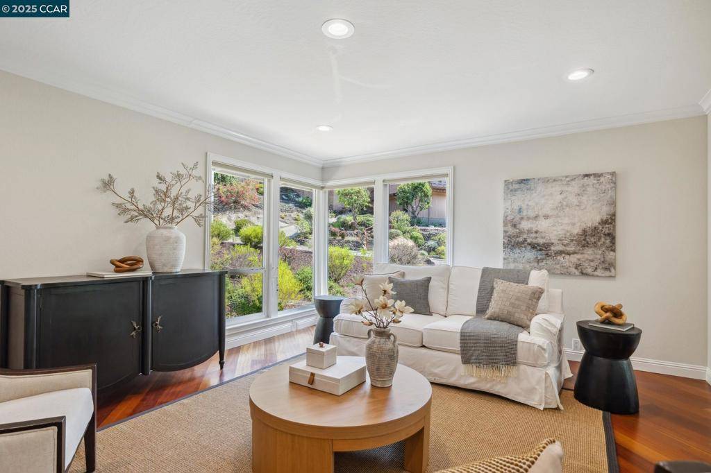 Lafayette, CA 94549-5737,561 Morecroft Road