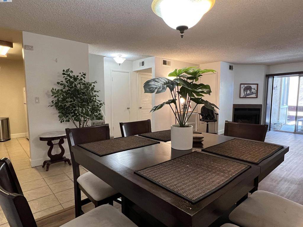 San Pablo, CA 94806-3880,2121 Vale Rd #123