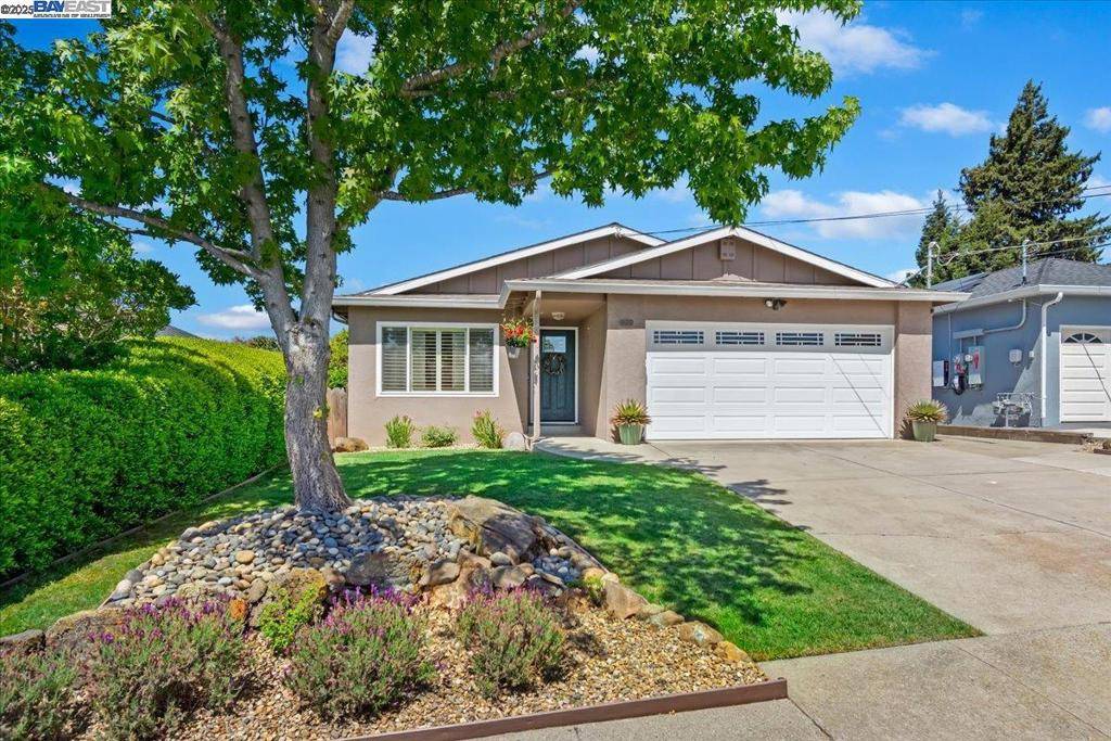 Castro Valley, CA 94546,17899 Apricot Way