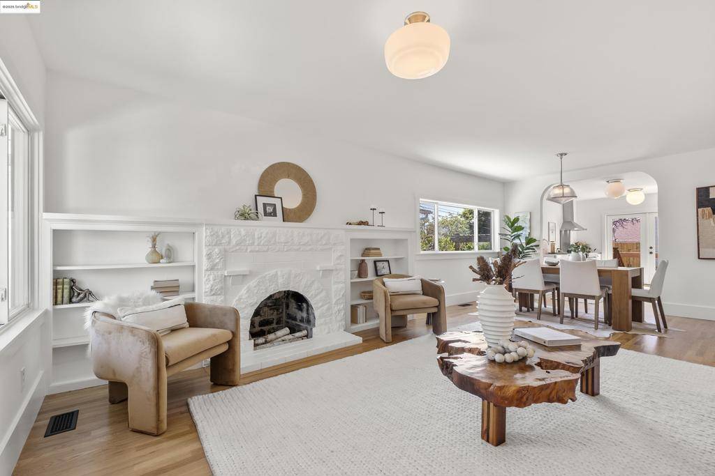 Berkeley, CA 94702,2514 Mathews St