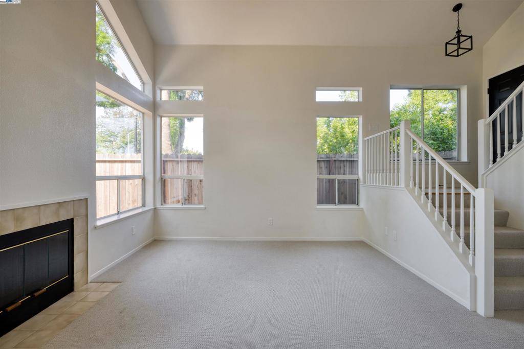 Suisun City, CA 94585,242 Redstone Cir