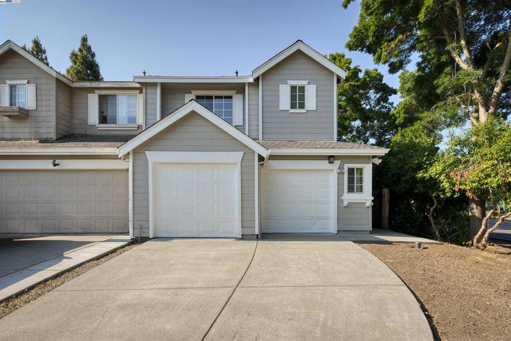 Suisun City, CA 94585,242 Redstone Cir
