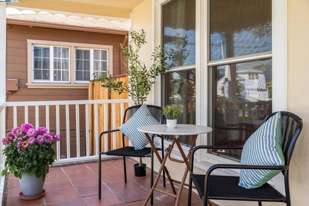 Alameda, CA 94501,114 Santa Clara Ave