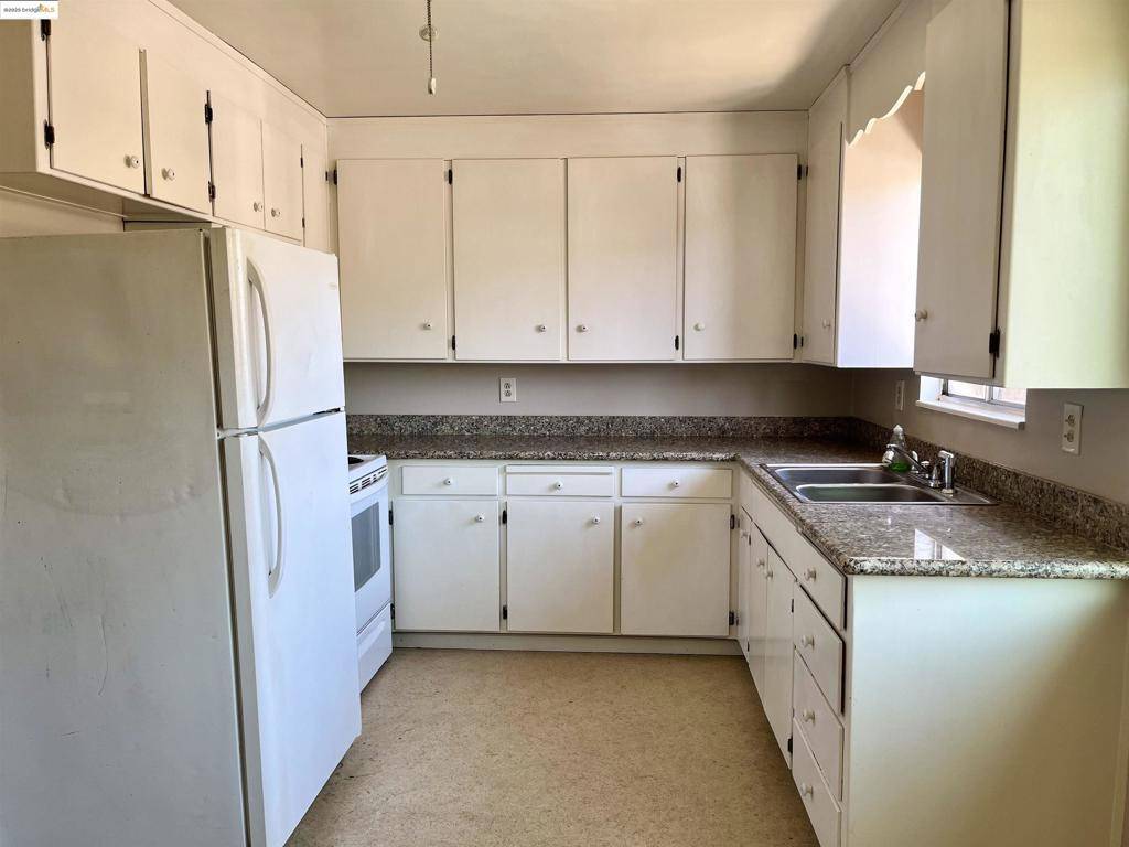Stockton, CA 95204,3619 DeOvan St