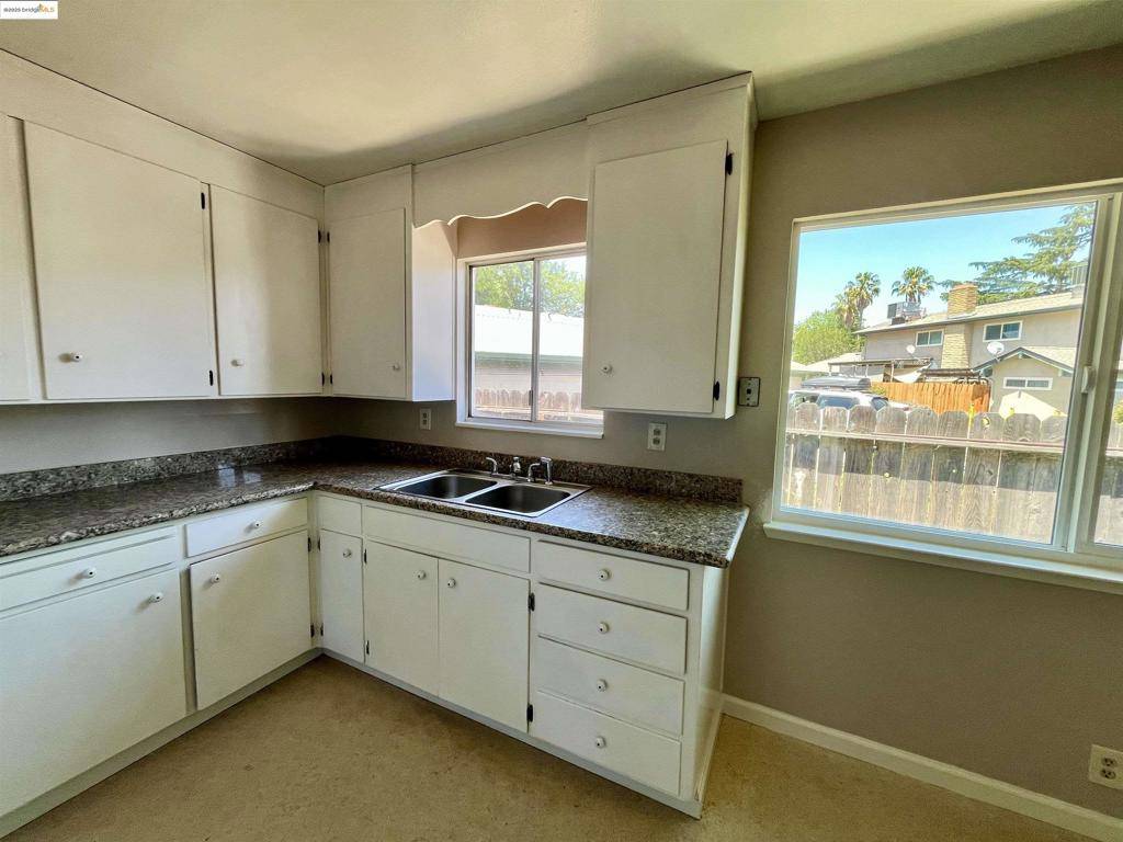 Stockton, CA 95204,3619 DeOvan St